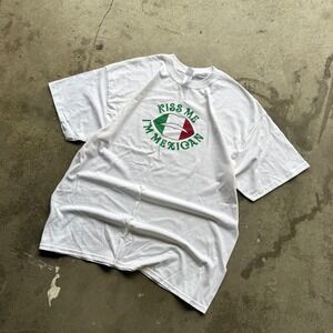 Kiss me I'm Mexican T-shirt Men's 2XL White Y2K Multi-color